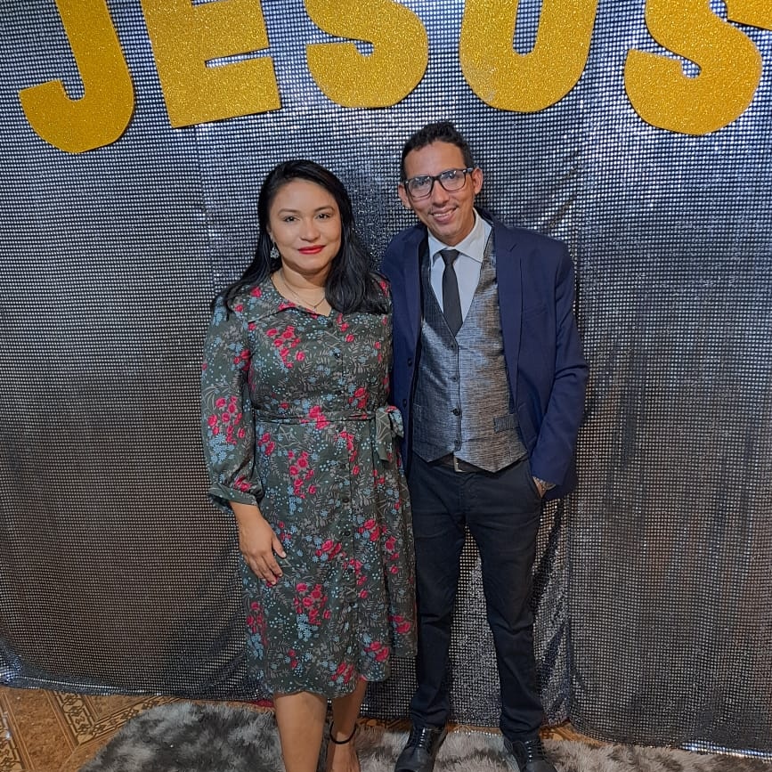 Bispo: Pastor Adonai Câmara da Silva e Pastora Elen da Silva Ferreira